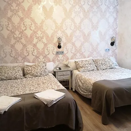 Guest house Juan Bravo 3*